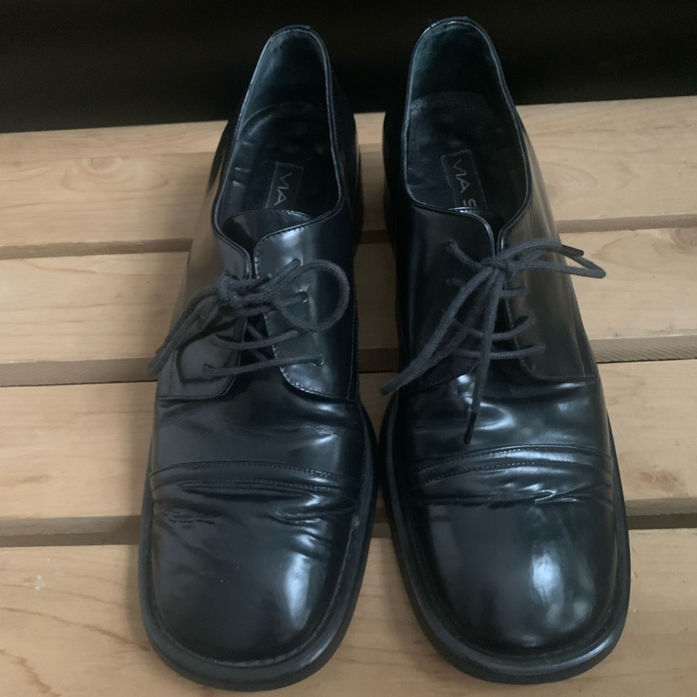 Via Spiga Classic Black Leather shoes.. Size 6 1/2. - Picture 5 of 11
